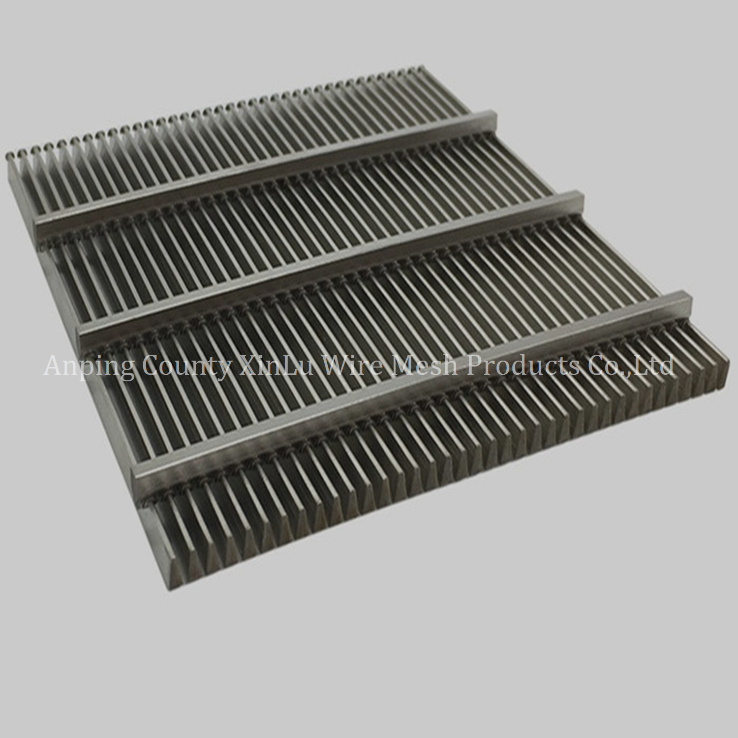 Wedge Wire Screen Panels vs. Traditional Mesh: What’s the Difference?